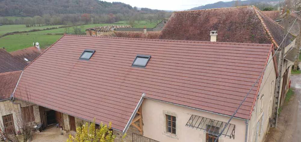 Toiture complète avec fenêtres de toit