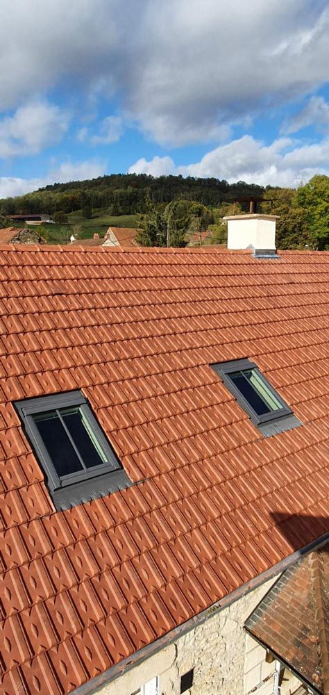 Deux fenêtres de toit sur couverture tuiles
